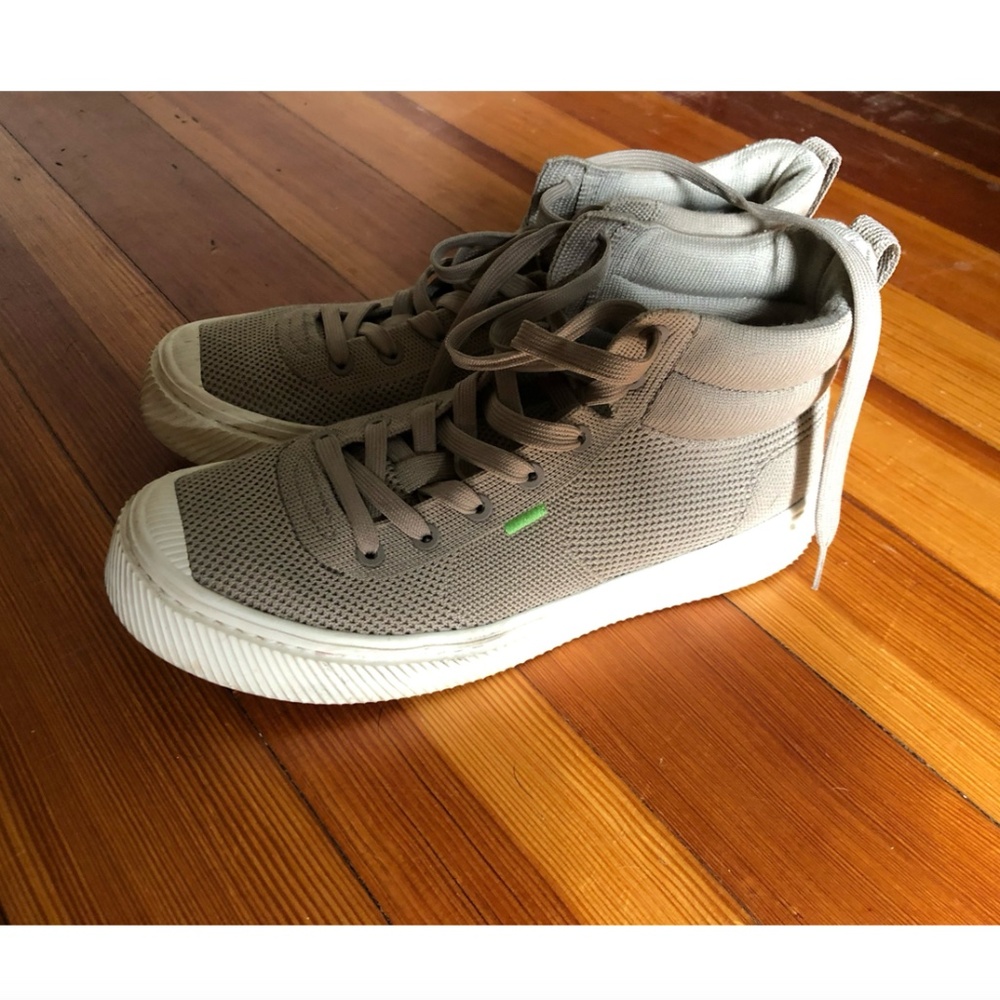 Cariama IBI High Top Tan Knit Sneaker - Women's size 7